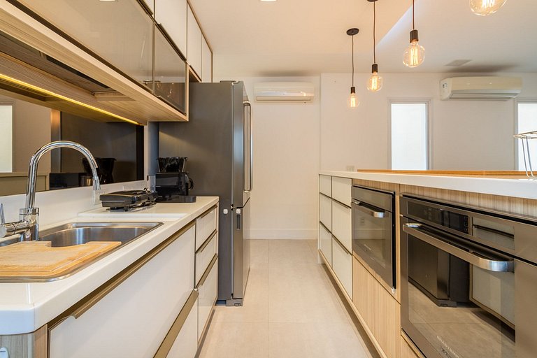 Triplex LUXURY w/ pool, BBQ and sauna for 6 people