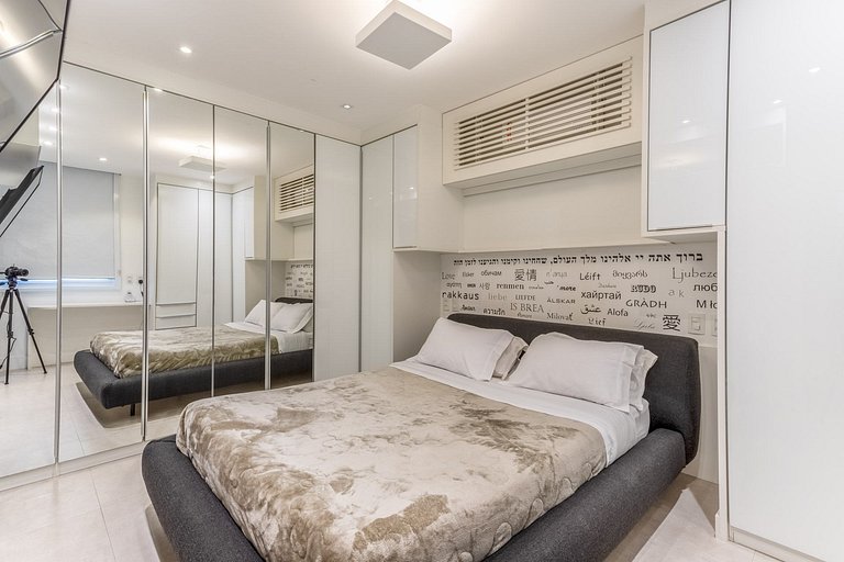 Triplex LUXURY w/ pool, BBQ and sauna for 6 people