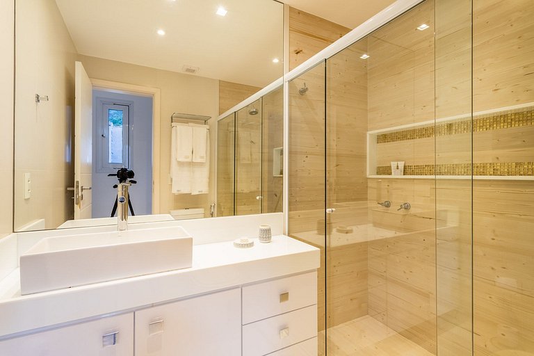 Triplex LUXURY piscina, BBQ y sauna p/ 6 personas