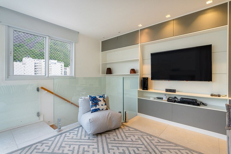 Triplex LUXURY piscina, BBQ y sauna p/ 6 personas