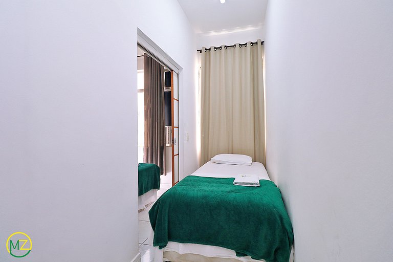 Habitación tranquila y dormitorio para 4 personas.