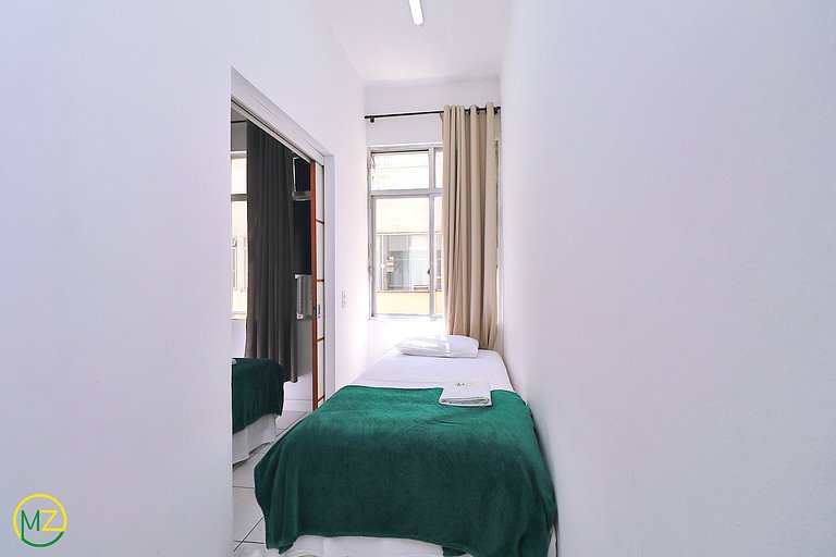 Habitación tranquila y dormitorio para 4 personas.