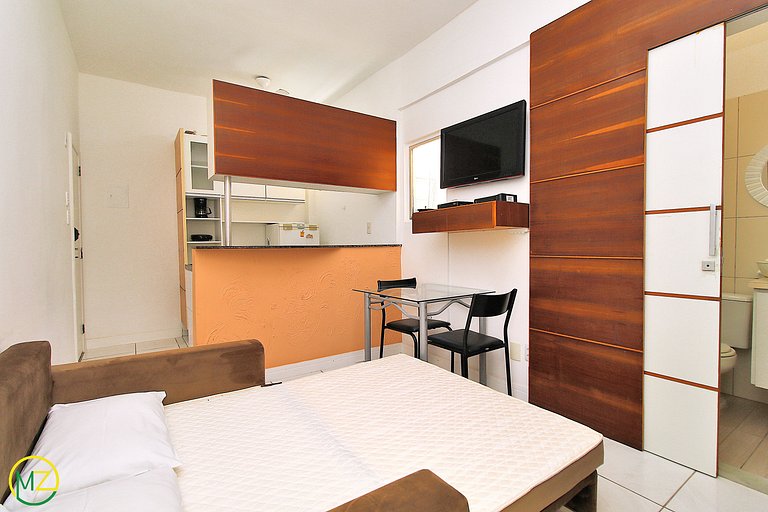 Habitación tranquila y dormitorio para 4 personas.