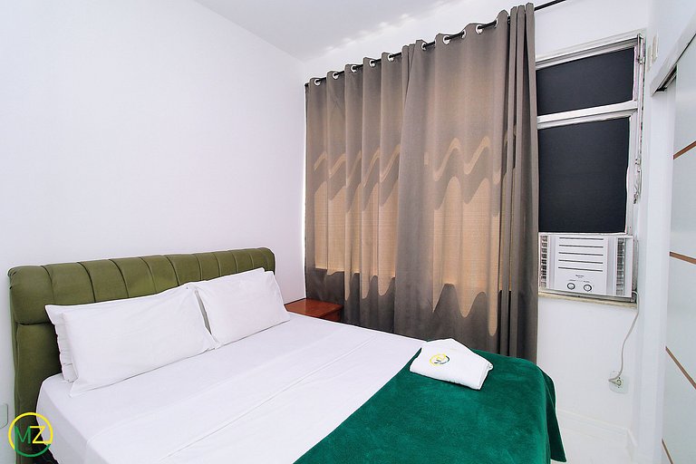 Habitación tranquila y dormitorio para 4 personas.