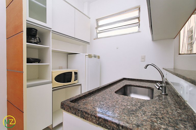 Habitación tranquila y dormitorio para 4 personas.