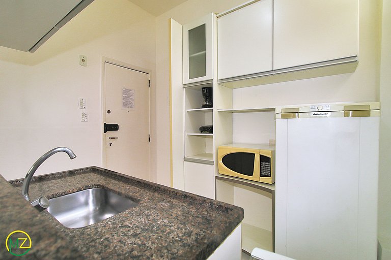 Habitación tranquila y dormitorio para 4 personas.