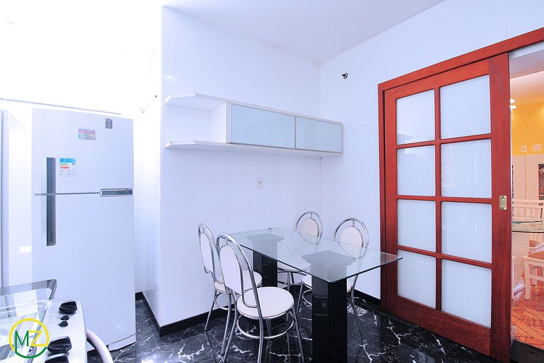 Belo sala 3 quartos com 2 suites para 6 pessoas