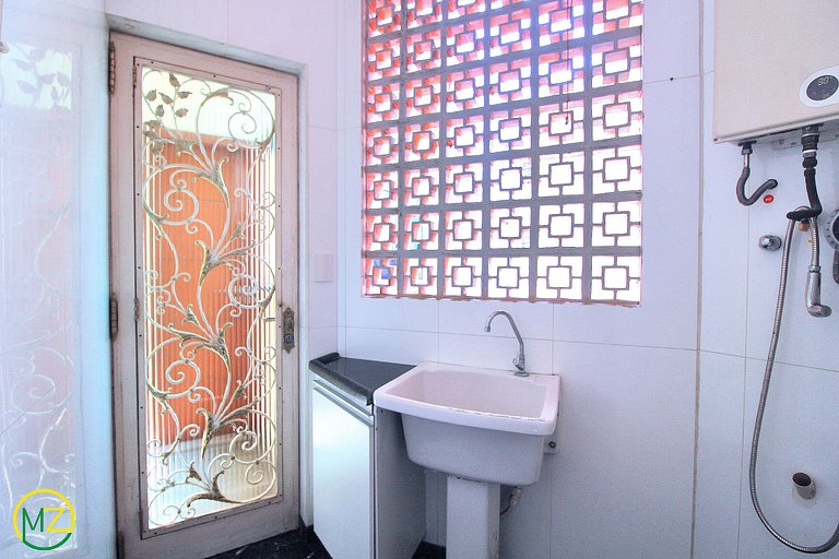 Belo sala 3 quartos com 2 suites para 6 pessoas