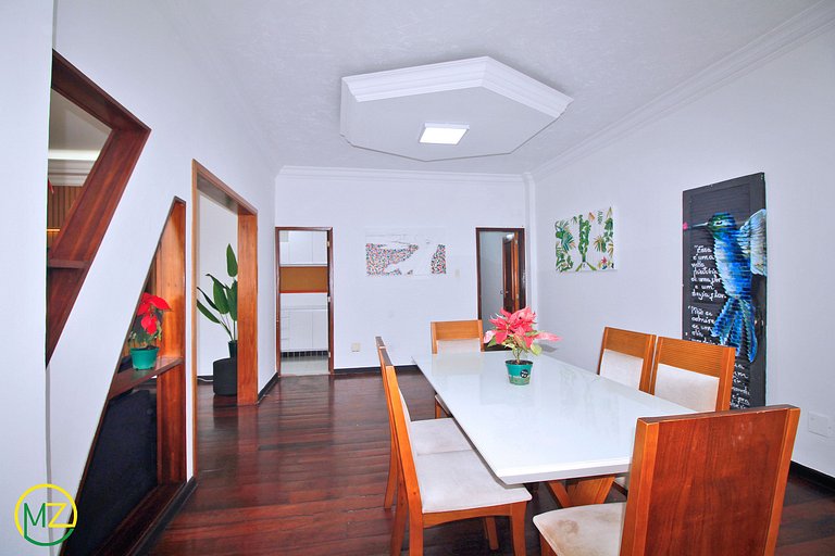 Espaçoso 3 quartos na quadra da praia p/ 6 pessoas