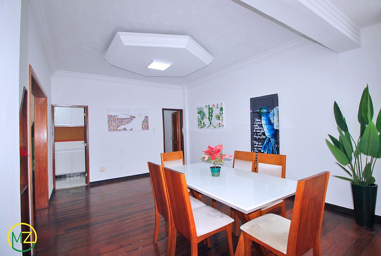 Espaçoso 3 quartos na quadra da praia p/ 6 pessoas