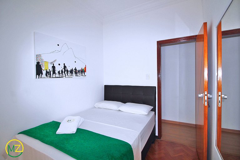 Espaçoso 3 quartos na quadra da praia p/ 7 pessoas