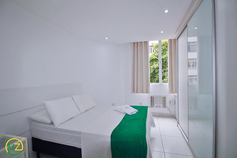 p.p1 {margin: 0.0px 0.0px 0.0px 0.0px; font: 12.0px 'Helve