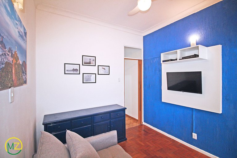 Comfortable studio in Copacabana for 4 people.