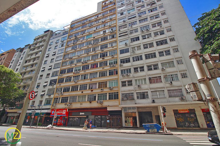 Cómodo estudio en Copacabana para 4 personas.