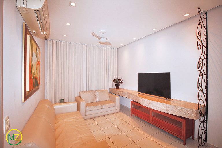 Bom 3 quartos no posto 6 com vaga de garagem