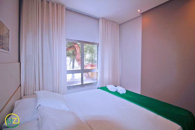 Bom 3 quartos no posto 6 com vaga de garagem