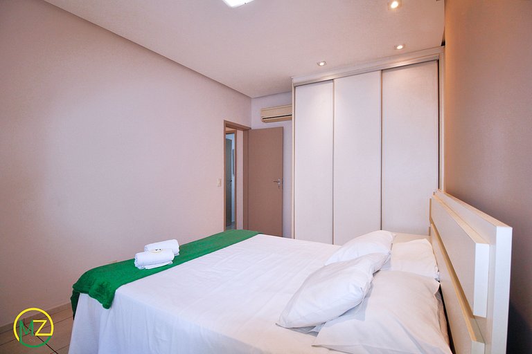 Bom 3 quartos no posto 6 com vaga de garagem