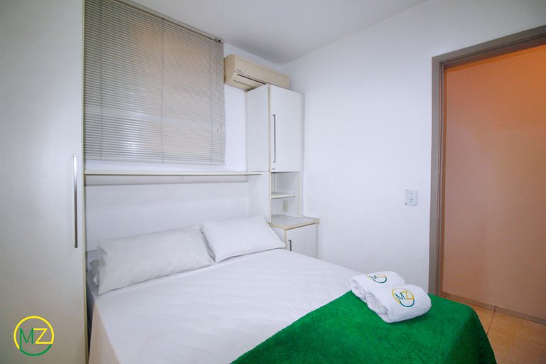 Bom 3 quartos no posto 6 com vaga de garagem