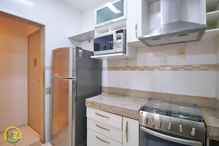 Bom 3 quartos no posto 6 com vaga de garagem