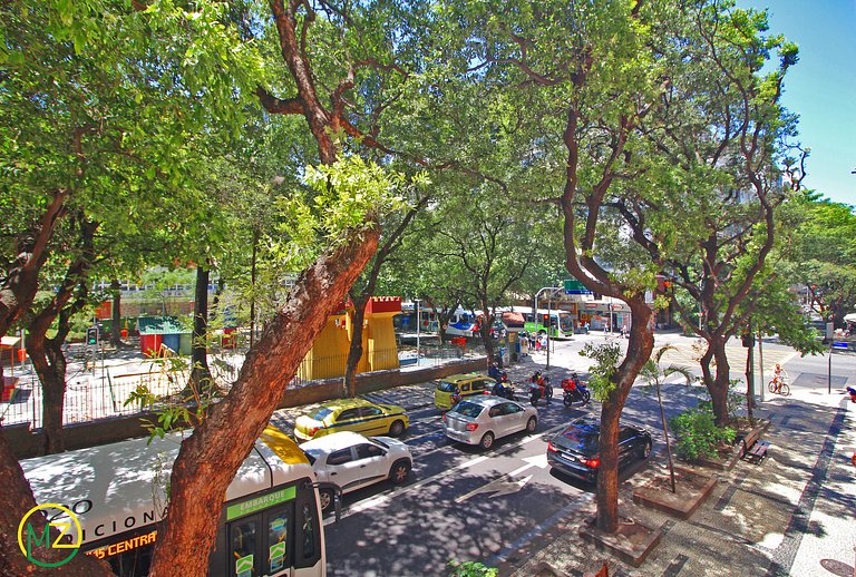 Bom 3 quartos no posto 6 com vaga de garagem