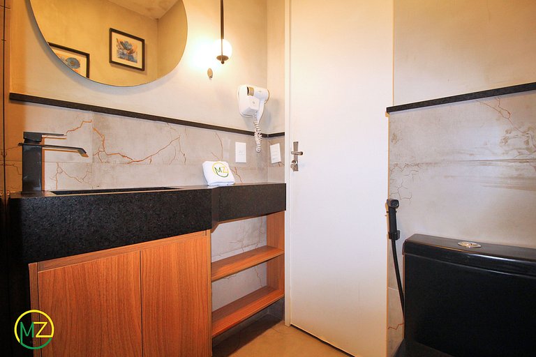 Studio moderno, renovado e perto da praia