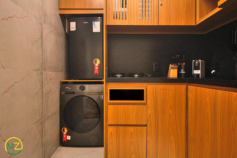 Modern, renovated studio apartment near the beach