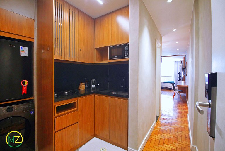 Modern, renovated studio apartment near the beach