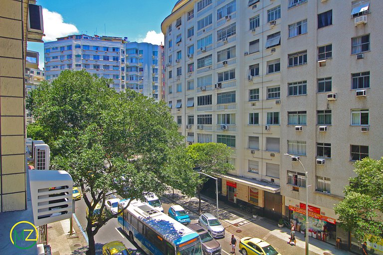 Modern, renovated studio apartment near the beach