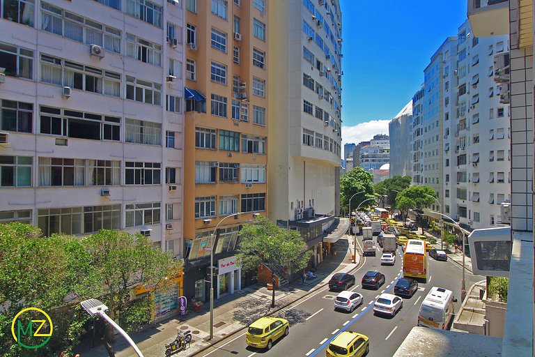 Studio moderno, renovado e perto da praia