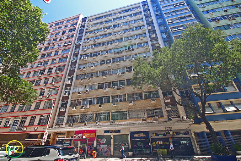 Studio moderno, renovado e perto da praia