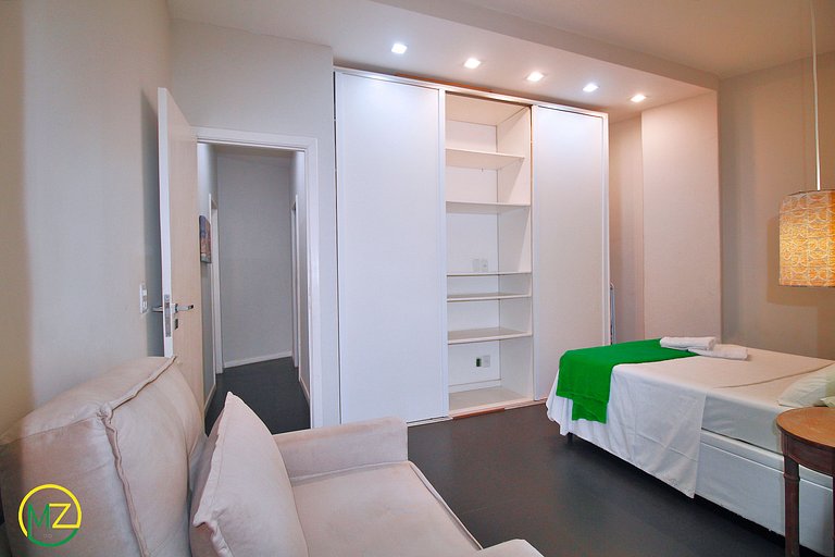 p.p1 {margin: 0.0px 0.0px 0.0px 0.0px; font: 12.0px 'Helve