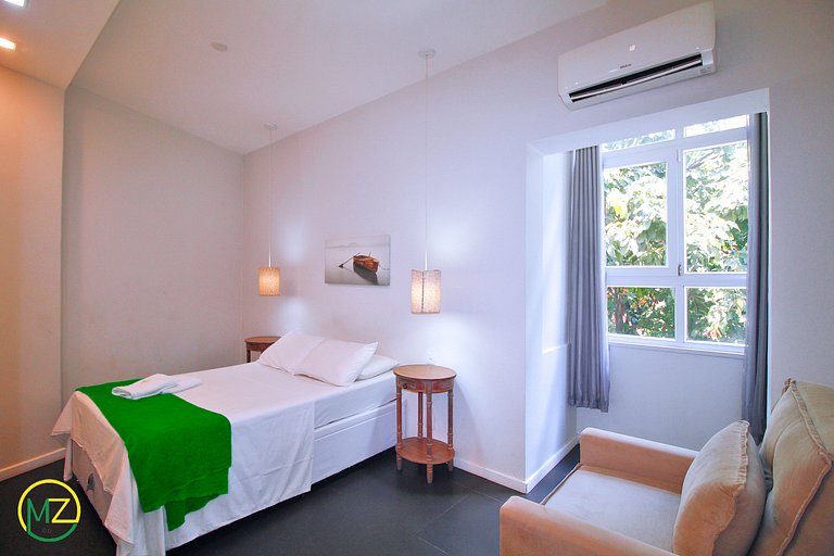 p.p1 {margin: 0.0px 0.0px 0.0px 0.0px; font: 12.0px 'Helve