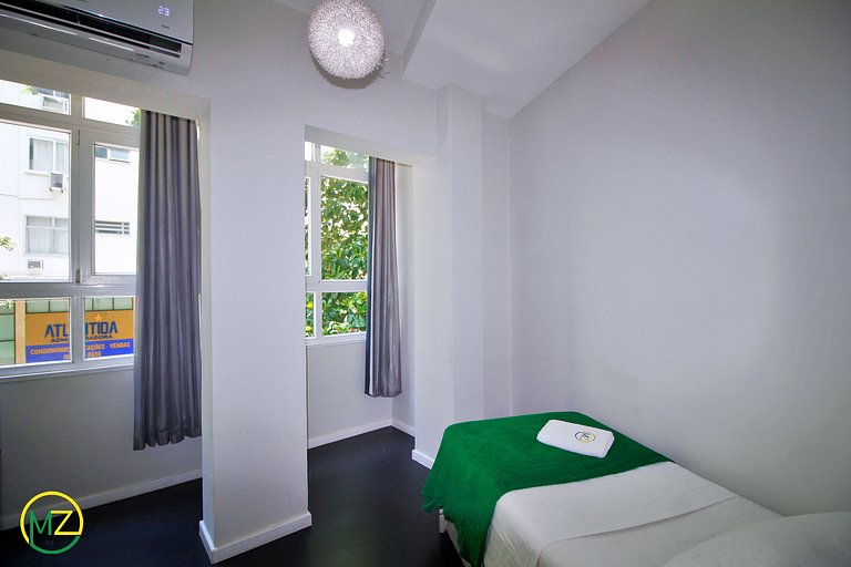 p.p1 {margin: 0.0px 0.0px 0.0px 0.0px; font: 12.0px 'Helve