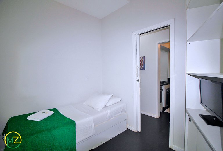 p.p1 {margin: 0.0px 0.0px 0.0px 0.0px; font: 12.0px 'Helve