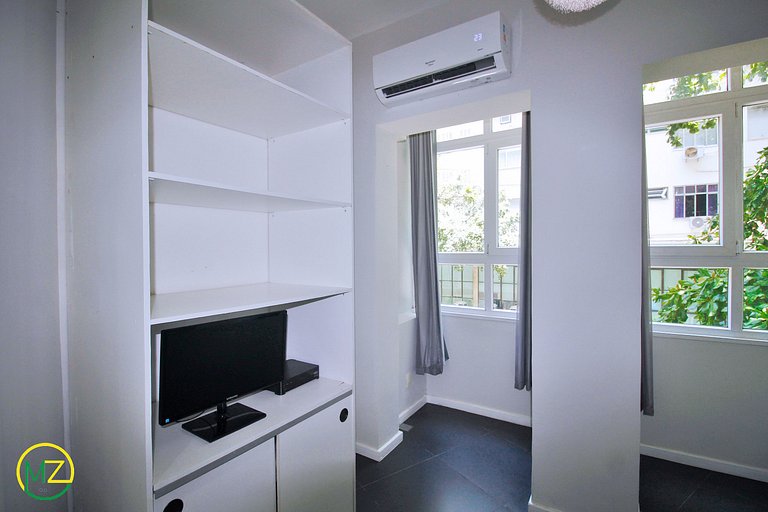 p.p1 {margin: 0.0px 0.0px 0.0px 0.0px; font: 12.0px 'Helve