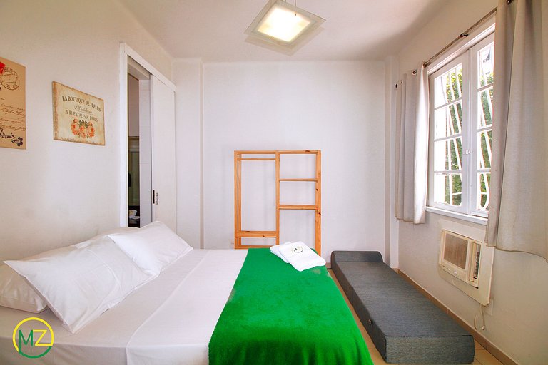 p.p1 {margin: 0.0px 0.0px 0.0px 0.0px; font: 12.0px 'Helve