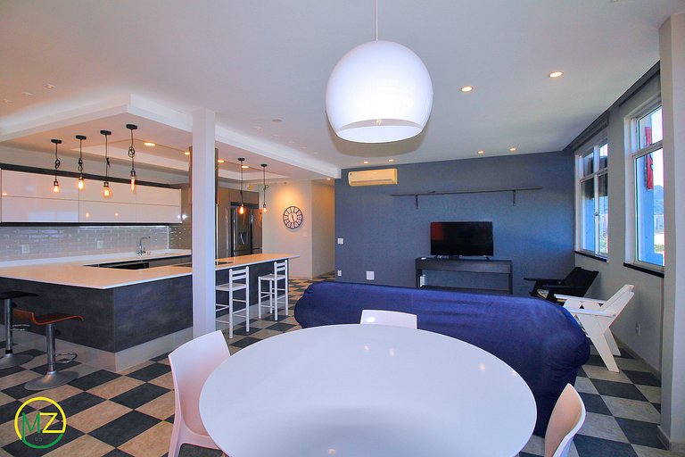 Stunning ocean view, sleeps up to 6 people.