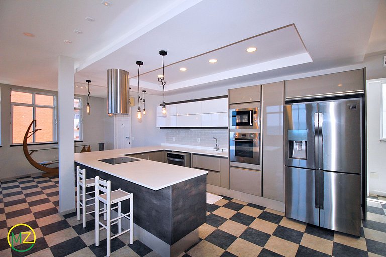 Stunning ocean view, sleeps up to 6 people.