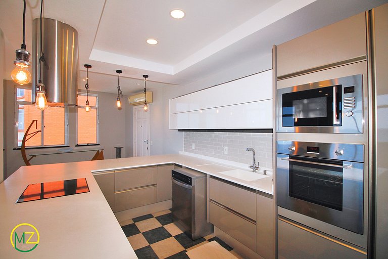 Stunning ocean view, sleeps up to 6 people.