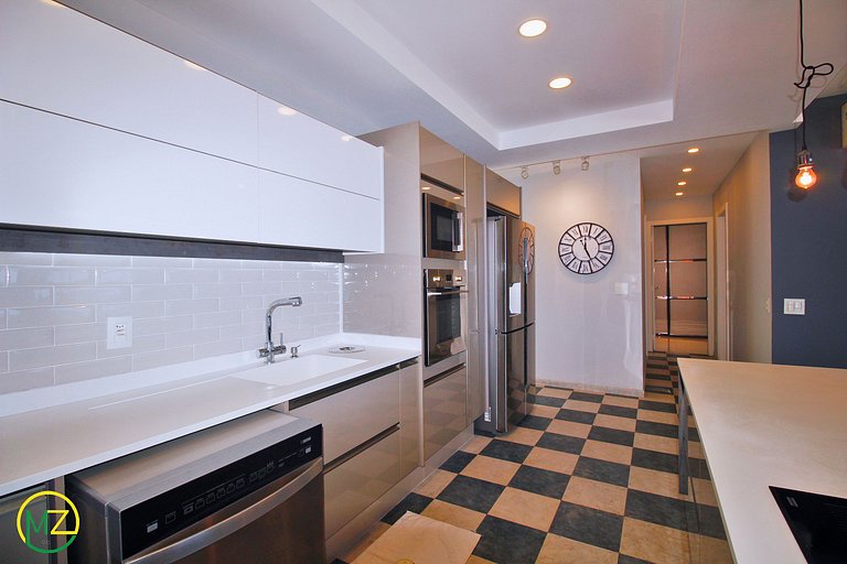 Stunning ocean view, sleeps up to 6 people.