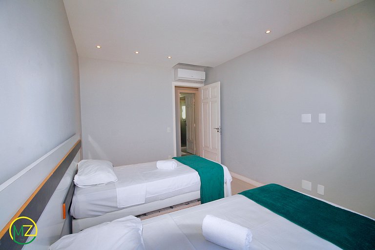 Stunning ocean view, sleeps up to 6 people.