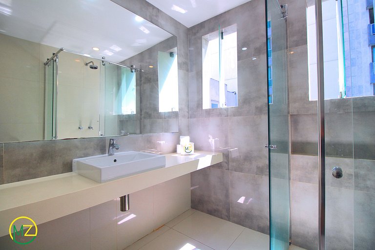 Stunning ocean view, sleeps up to 6 people.