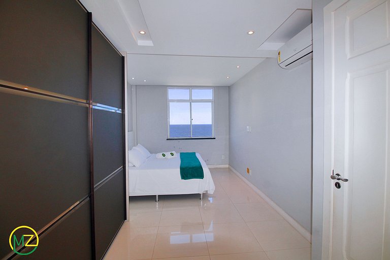 Stunning ocean view, sleeps up to 6 people.