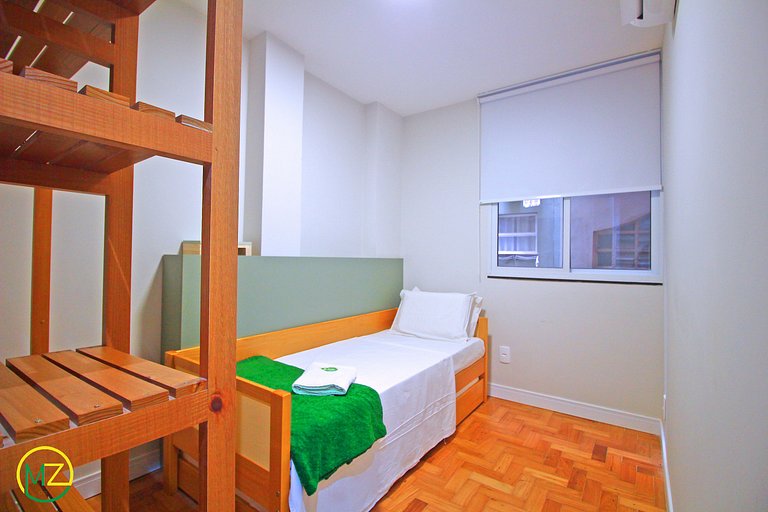 Renovated 3-bdrms in Leme, 4 adults and 2 children