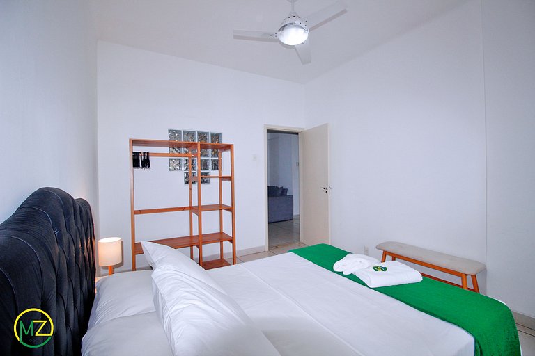 Modern 2 bedrooms on the block of the beach in Copacabana!