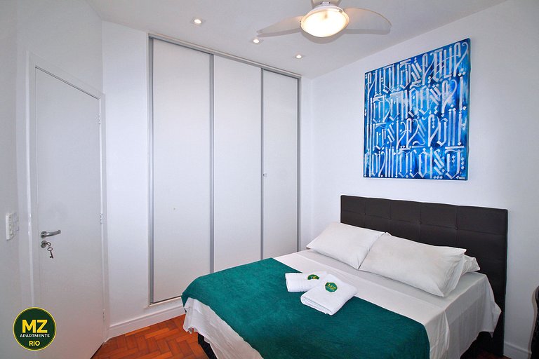 Bright living room and two bedrooms for 6 people