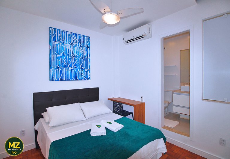 Bright living room and two bedrooms for 6 people