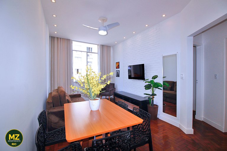 Sala e 2 quartos iluminado para 6 pessoas