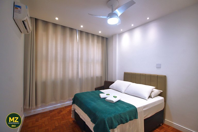 Bright living room and two bedrooms for 6 people