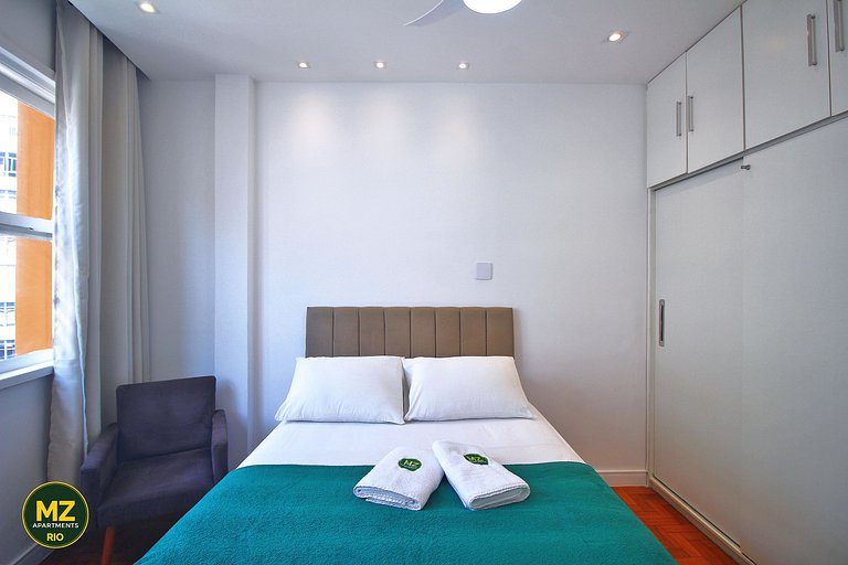 Sala e 2 quartos iluminado para 6 pessoas